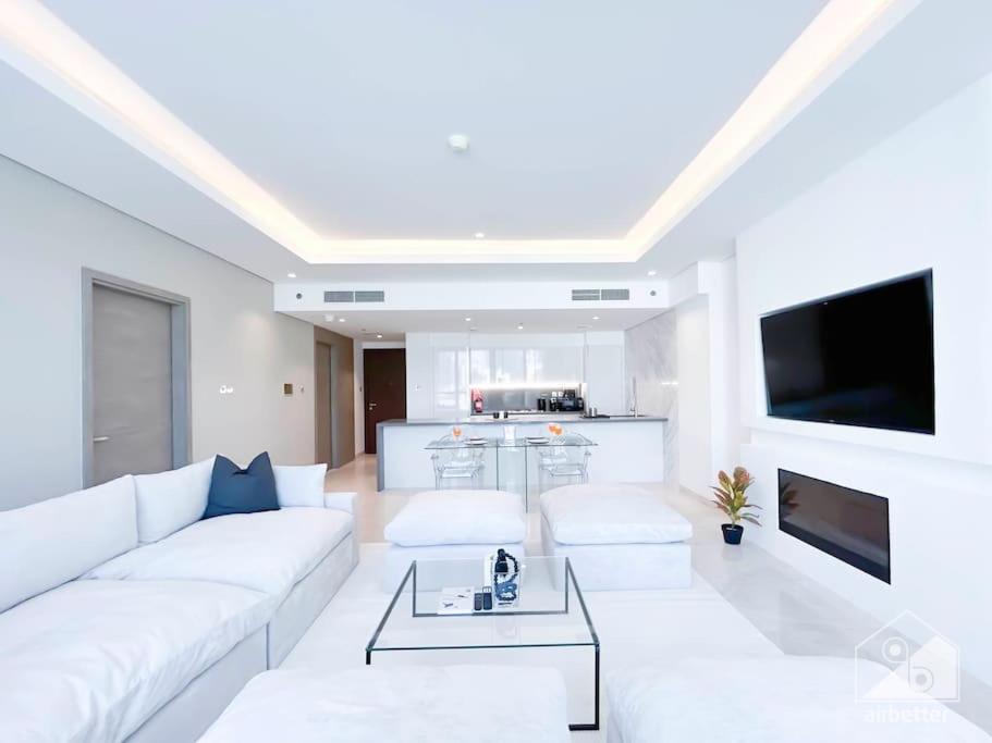 High End 1bedroom With Balcony & View