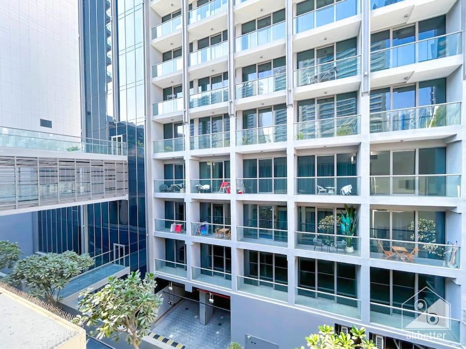 High End 1bedroom With Balcony & View *