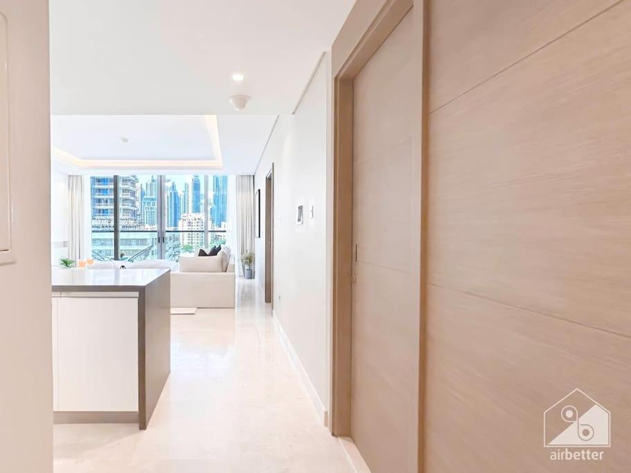 High End 1bedroom With Balcony & View Apartment