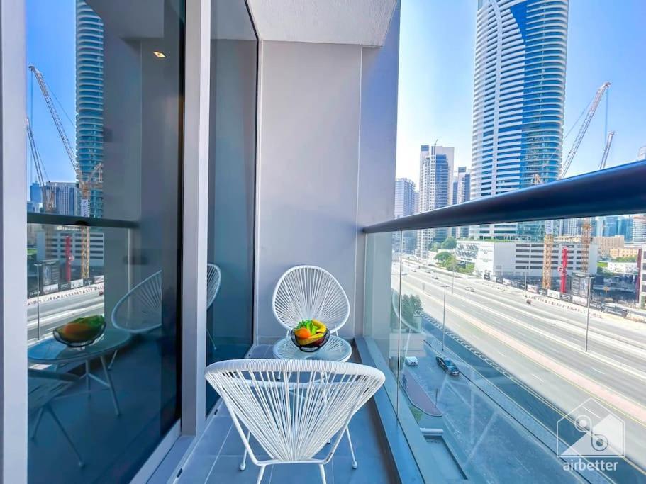 High End 1bedroom With Balcony & View Apartment *
