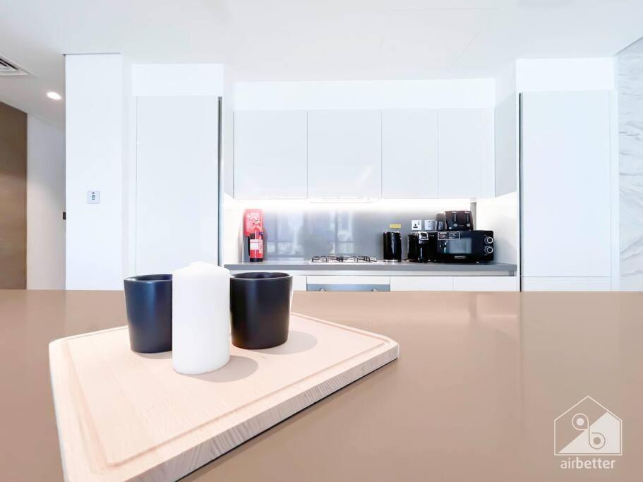 Apartment High End 1bedroom With Balcony & View Dubai